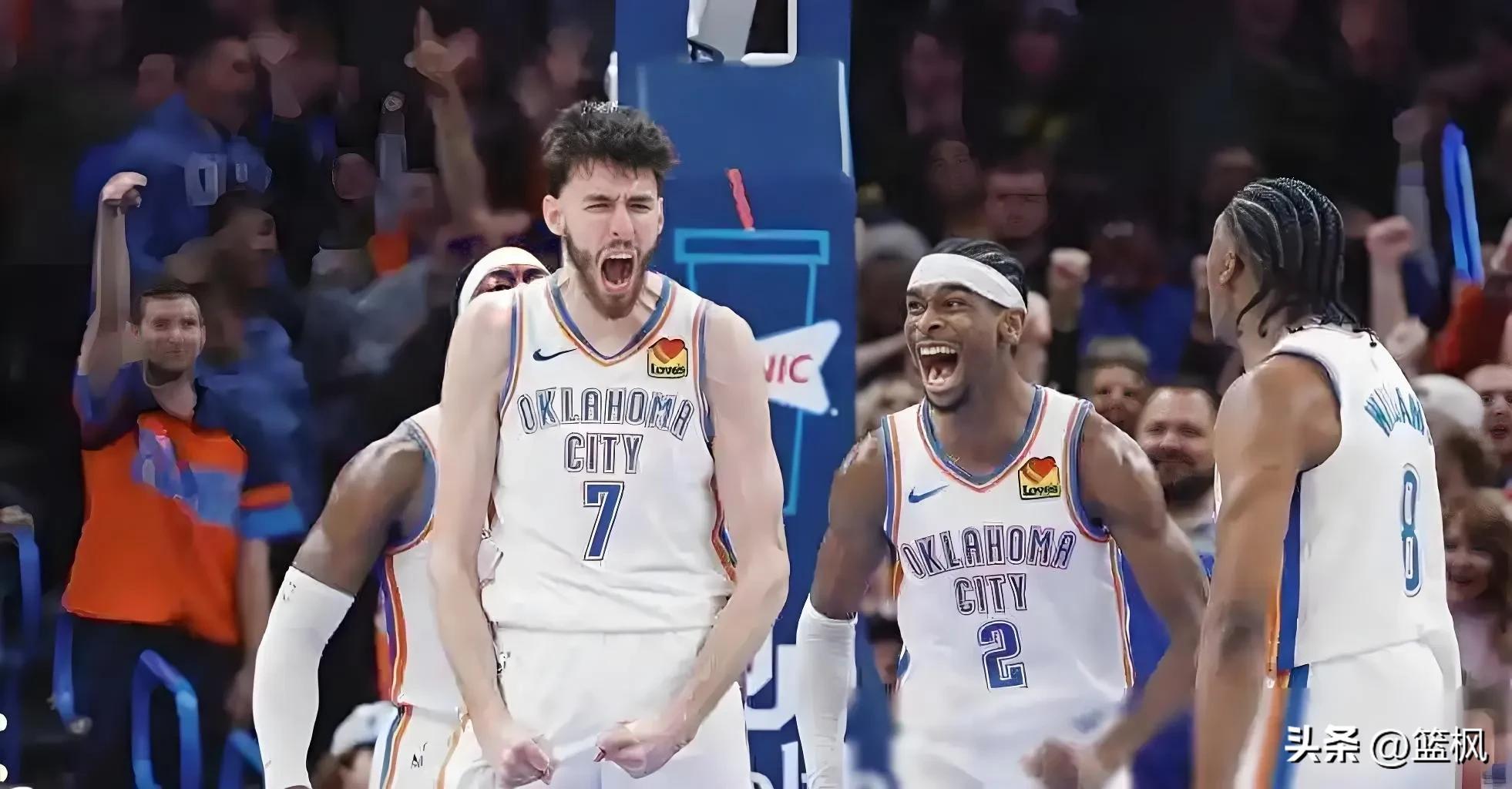 战术调整首场状态出色,篮网观众沸腾!,莱万多夫斯基重返赛场再创辉煌时刻(协奏交响与独自沉迷) 战术调整首场状态出色,篮网观众沸腾!,莱万多夫斯基重返赛场再创辉煌时刻(协奏交响与独自沉迷)