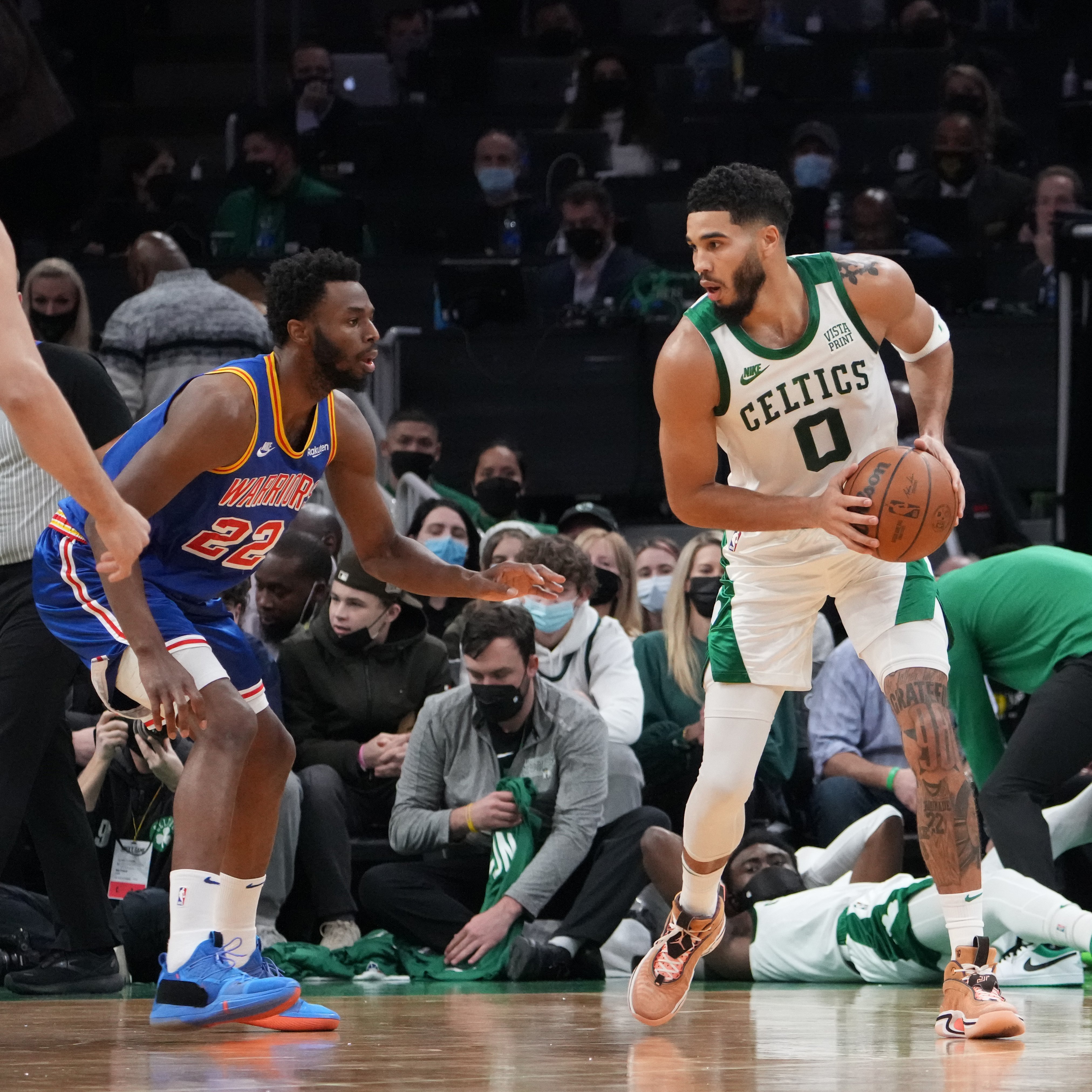 塔图姆在湖人比赛中持续失利,出色防守引发热议!赛场气氛高涨的简单介绍 塔图姆在湖人比赛中持续失利,出色防守引发热议!赛场气氛高涨的简单介绍