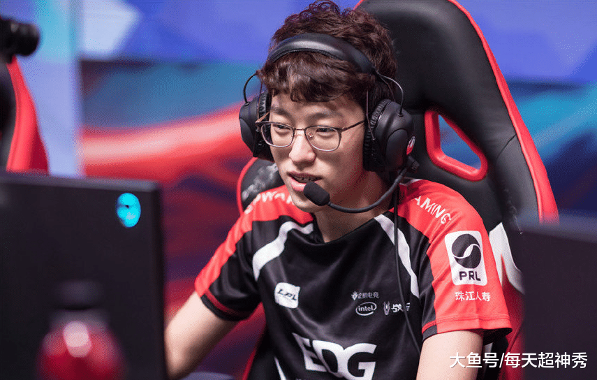 KAIYUN SPORTS-包含Scout与50激战IG分钟，战术调整胜负难料！，杜兰特焦点对战比赛高潮迭起的词条