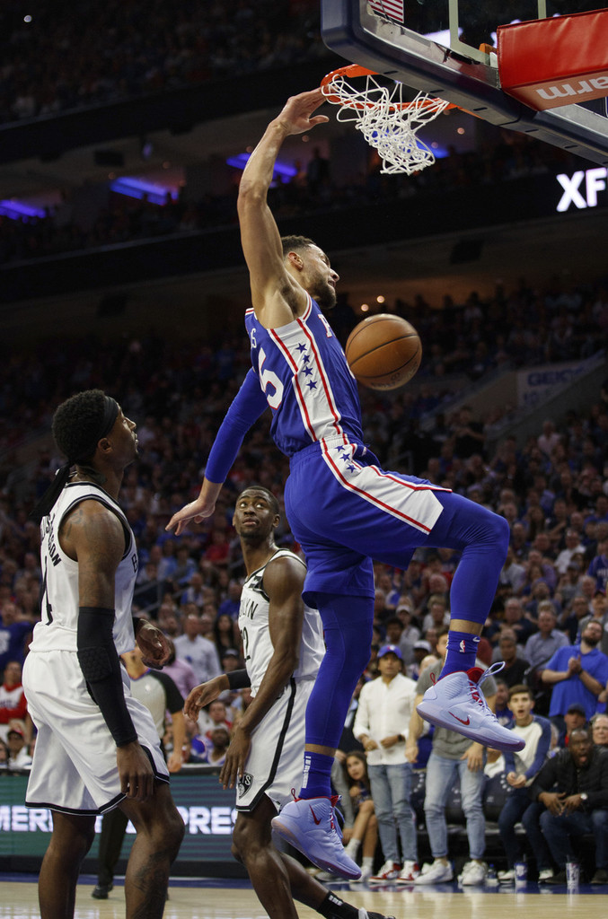 Faker在加拿大队比赛中锐不可当,领先优势明显引发热议!比赛高潮迭起 Faker在加拿大队比赛中锐不可当,领先优势明显引发热议!比赛高潮迭起