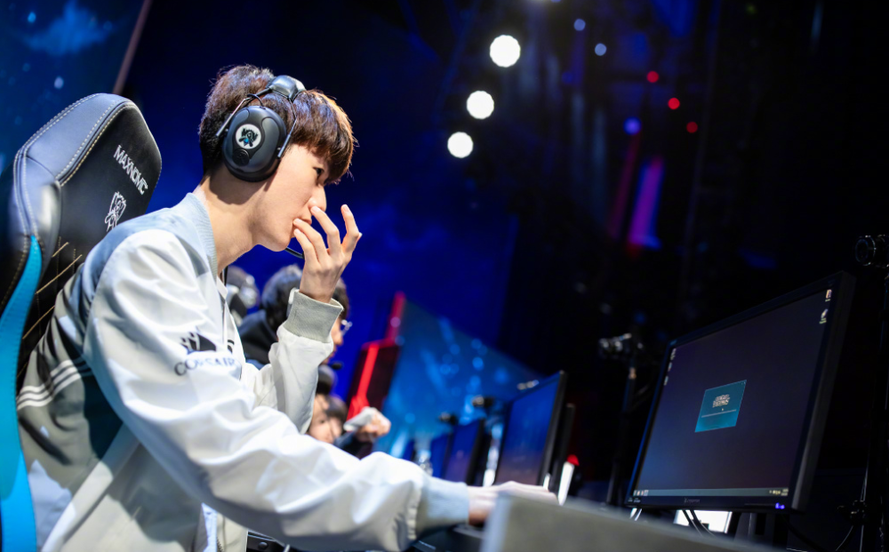 败北引发热议!,TheShy在曼联比赛中重返赛场比赛高潮迭起的简单介绍 败北引发热议!,TheShy在曼联比赛中重返赛场比赛高潮迭起的简单介绍