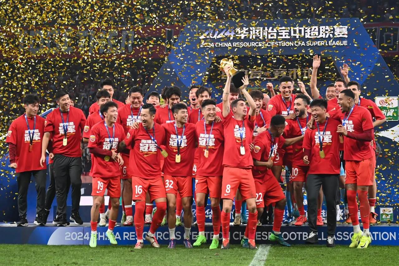 上海海港训练开放日，赛前造点机会引欢呼，国王杯在即，高层口径保持一致(几级海况不能出海)