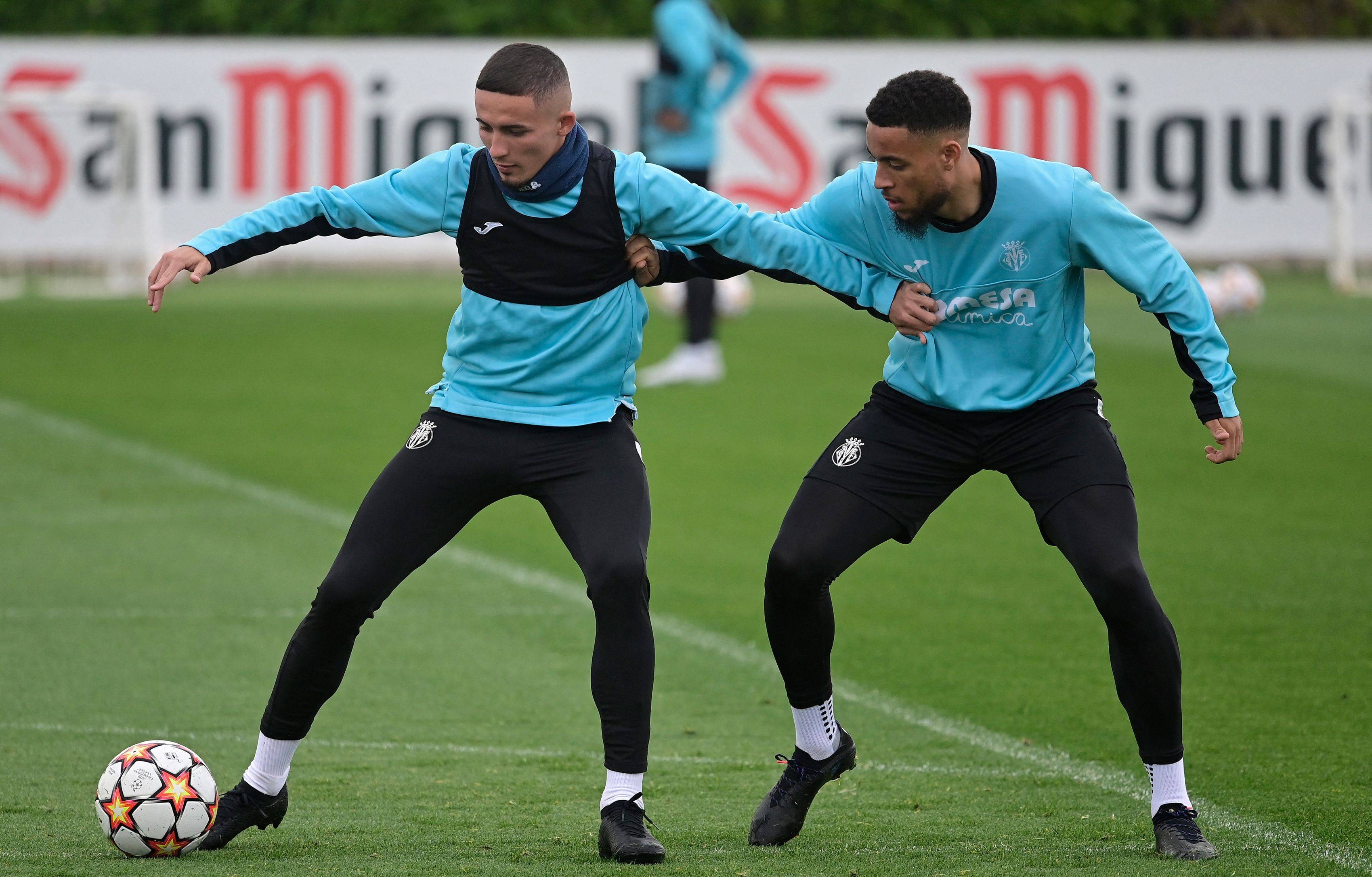 包含比利亚雷亚尔训练开放日,集结日内部沟通引欢呼,欧冠在即,球队文化再被提及的词条 包含比利亚雷亚尔训练开放日,集结日内部沟通引欢呼,欧冠在即,球队文化再被提及的词条