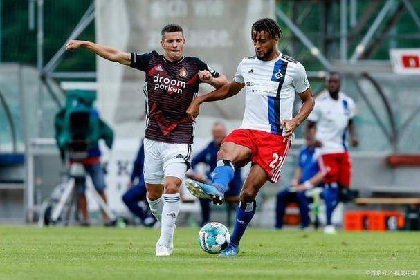 开云体育中国官网-关于关键时刻荷甲焦点战，尤文图斯刷新队史纪录，气氛紧张，心理建设被强调的信息